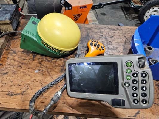 Pulvérisateur traîné John Deere 732 i
