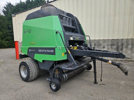 Presse à balles rondes Deutz-Fahr 590