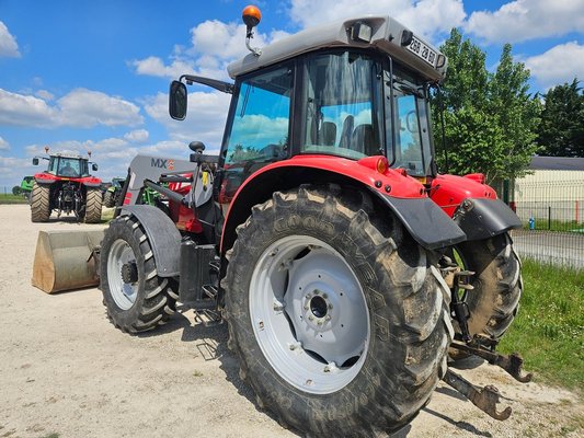 Tracteur agricole Massey Ferguson 5460