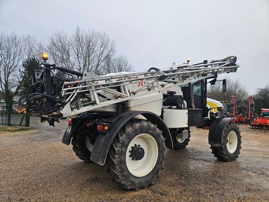 Pulvérisateur automoteur Artec RS 20