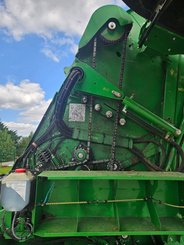Presse à balles rondes John Deere V461M  - 9