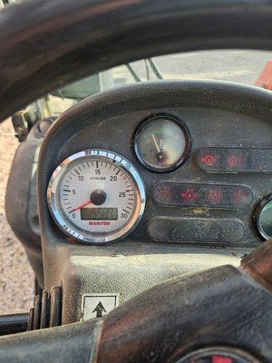 Unknown range 484 Manitou MLT 634