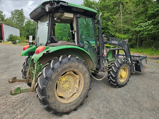 Tracteur agricole John Deere 5620