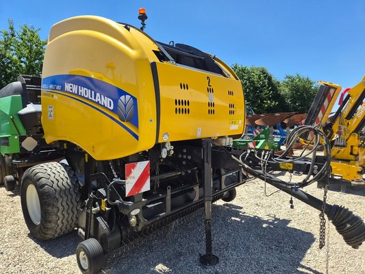 Presse à balles rondes New Holland Roll-Belt 180 SUPERFEED