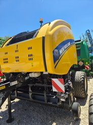 Presse à balles rondes New Holland Roll-Belt 180 SUPERFEED - 1