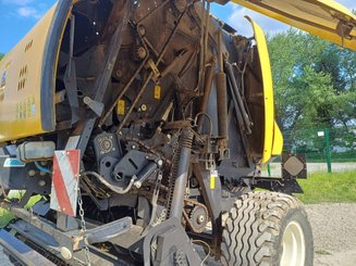 Presse à balles rondes New Holland Roll-Belt 180 - 6