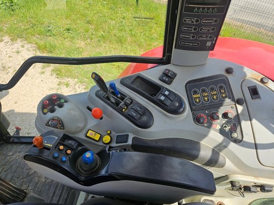 Tracteur agricole Massey Ferguson 7495