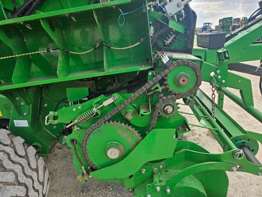 Presse à balles rondes John Deere V461M 
