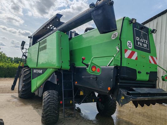 Moissonneuse batteuse Deutz-Fahr 6095 HTS