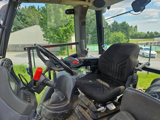 Tracteur agricole Deutz-Fahr 135