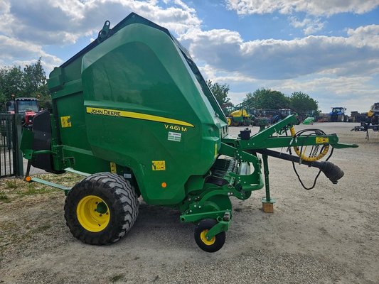 Presse à balles rondes John Deere V461M 