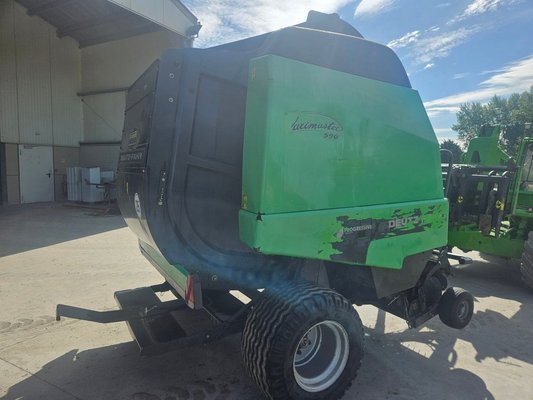 Presse à balles rondes Deutz-Fahr Varimaster 590 FF