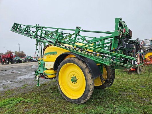 Pulvérisateur traîné John Deere 732 i