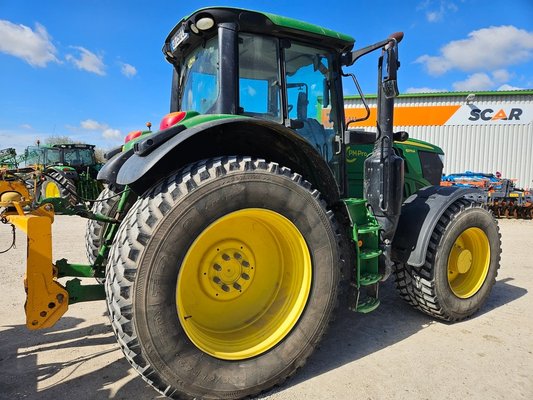 Tracteur agricole John Deere 6175 M