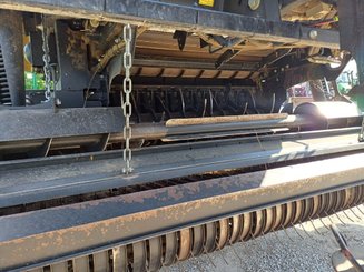 Presse à balles rondes New Holland Roll-Belt 180 - 4