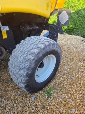 Presse à balles rondes New Holland PRESSE RB 180 SUPERFEED