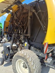 Presse à balles rondes New Holland Roll-Belt 180 - 5