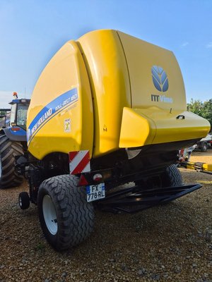 Presse à balles rondes New Holland PRESSE RB 180 SUPERFEED