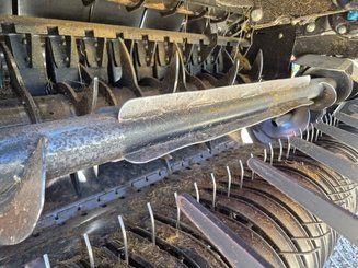 Presse à balles rondes New Holland Roll-Belt 180 SUPERFEED - 3