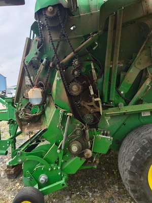 Presse à balles rondes John Deere V461R