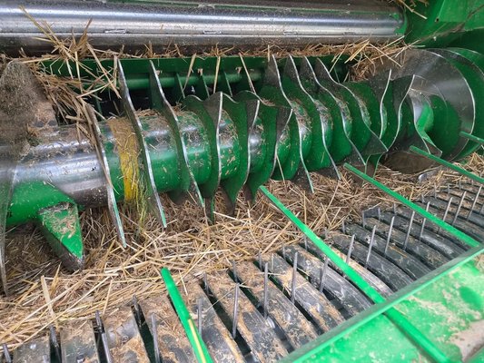 Presse à balles rondes John Deere V461R