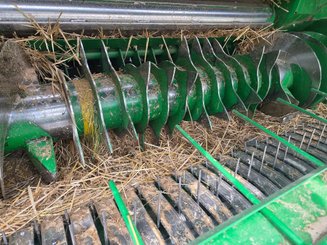 Presse à balles rondes John Deere V461R - 6