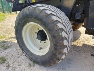 Presse à balles rondes New Holland Roll-Belt 180 - 7