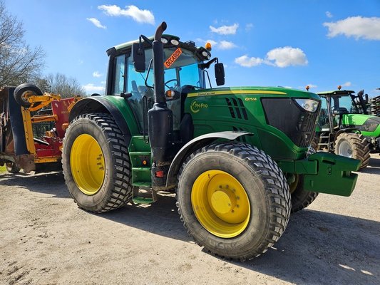 Tracteur agricole John Deere 6175 M