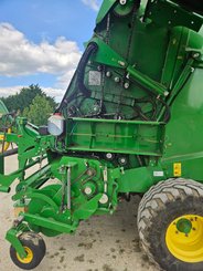 Presse à balles rondes John Deere V461M  - 7