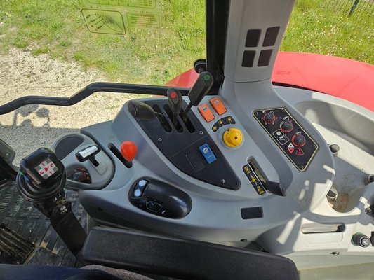 Tracteur agricole Massey Ferguson 5460