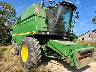 Moissonneuse batteuse John Deere 2256 - 2