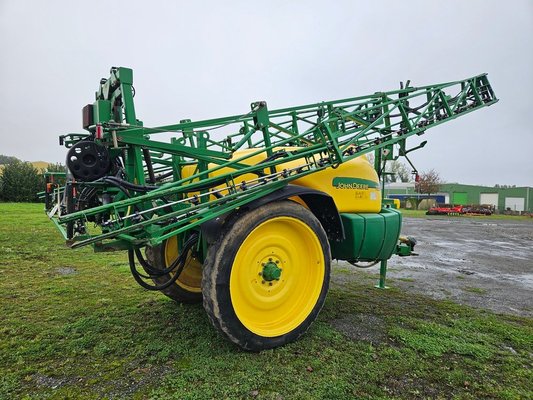 Pulvérisateur traîné John Deere 732 i