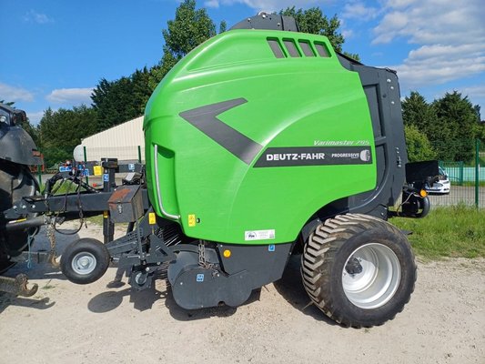 Presse à balles rondes Deutz-Fahr 795 OC14