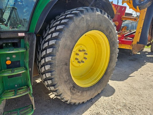 Tracteur agricole John Deere 6175 M