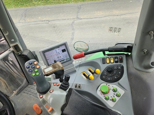 Tracteur agricole Deutz-Fahr 610