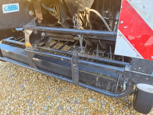 Presse à balles rondes New Holland PRESSE RB 180 SUPERFEED