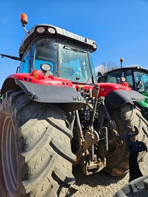 Tracteur agricole Massey Ferguson MF 7619