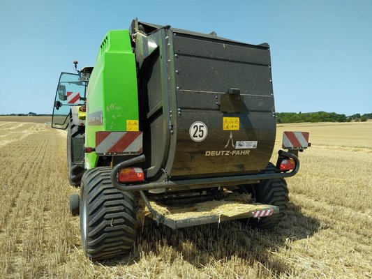 Presse à balles rondes Deutz-Fahr 795 OC14