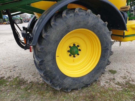 Pulvérisateur traîné John Deere 840i
