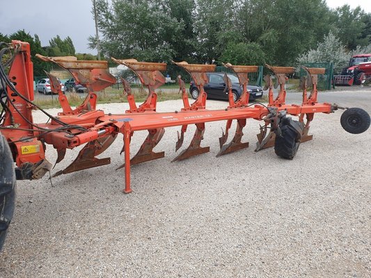Charrue Kuhn Vari master 121