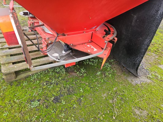Distributeur d'engrais Kuhn MDS 1121