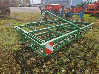 Preparateur de sol Sans marque Frontale - 1