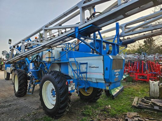 Pulvérisateur automoteur Matrot M44D 36M